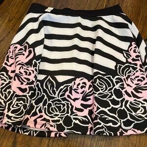Justice NWT black white and pink skort size 12